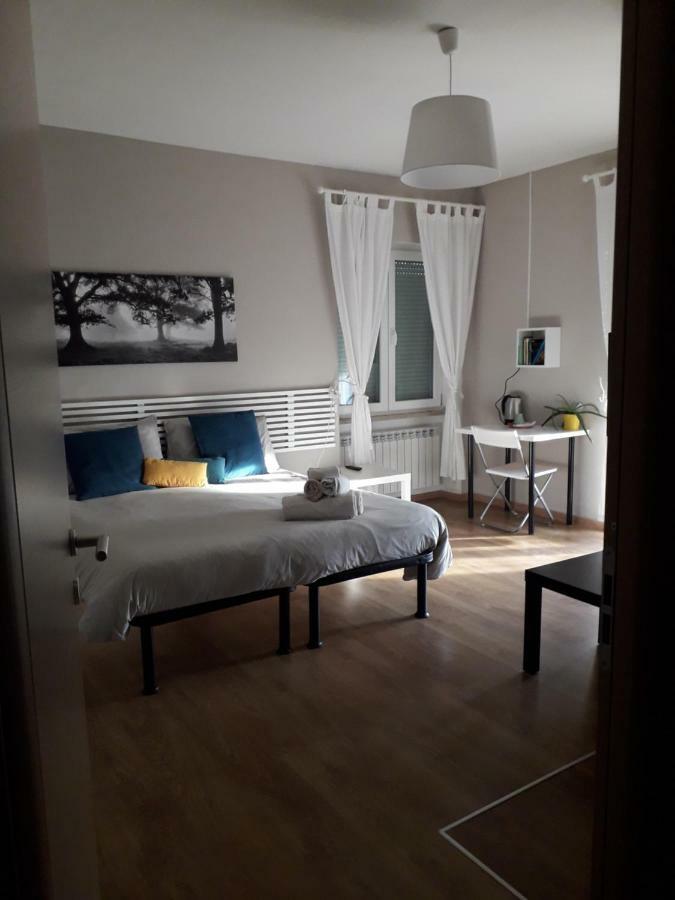 Bed and Breakfast Le Stanze Di Adele Л'Аквіла Екстер'єр фото